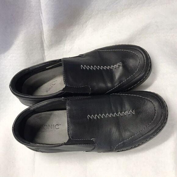 Vionic Addison Black Leather Slip On Comfort Loafer w Orthaheel  Size 8.5 shoe - Picture 3 of 7
